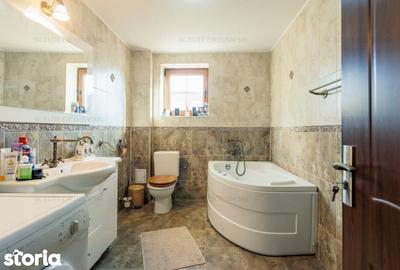 Casă cu 7 camere cu Teren 473 Mp în Central - 6