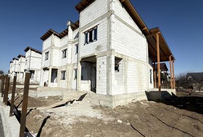 Casă cu 2 camere cu Teren 300 Mp în Central - 3