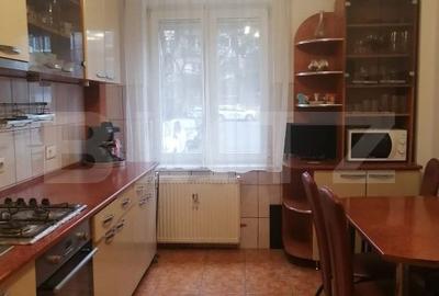 Apartament cu 3 camere în Decebal