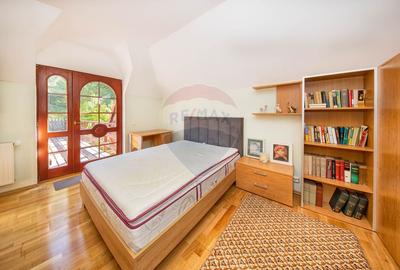 Casă individuală cu 8 camere cu Canalizare în Moieciu - 39