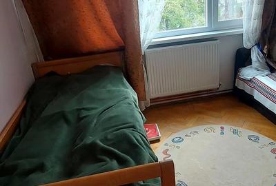 Apartament cu 4 camere semidecomandat în Circumvalațiunii