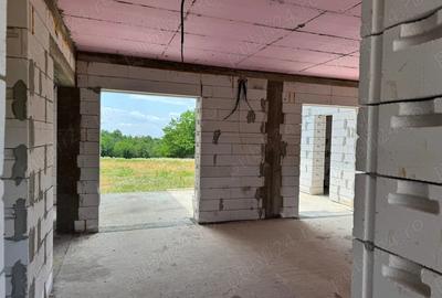 Casa 130 mp plus teren 4174mp in Slatioarele, zona cu padure la doar 15 km de Pitesti - 2