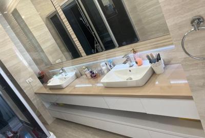 Casă cu 5 camere cu Teren 415 Mp în Iosia - 1