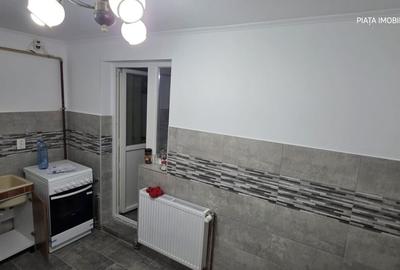 Apartament cu 3 camere decomandat, mobilat în Micro 6 - 6