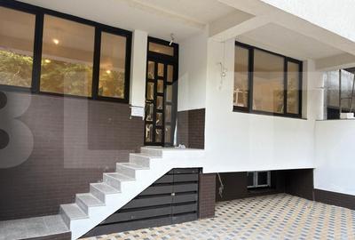 Apartament cu 4 camere decomandat în Crângași