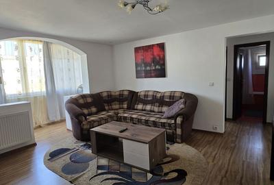 Apartament cu 2 camere semidecomandat în Micro 11 - 13
