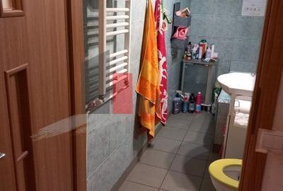 Garsonieră decomandată în Apărătorii Patriei