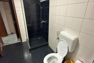 Spațiu comercial, de 105 mp, în Central - 3