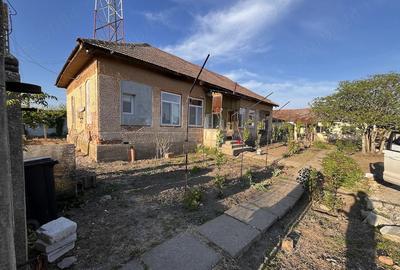 Casă cu 5 camere cu Teren 700 Mp în Goicea - 2