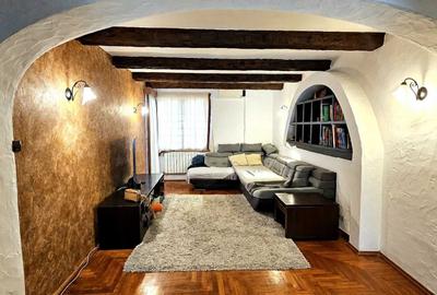 Apartament cu 3 camere decomandat în Iosia