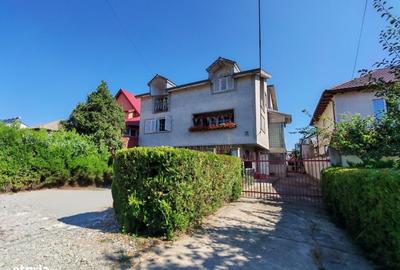 Apartament cu 4 camere decomandat în Central