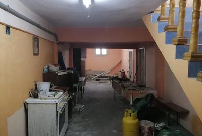 Casă cu 11 camere cu Teren 731 Mp în Central - 17