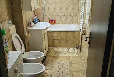 Apartament cu 3 camere semidecomandat, mobilat în Podul de Piatră - 6