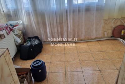 Apartament cu 3 camere decomandat în Central - 2