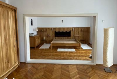 Casă cu 5 camere cu Teren 936 Mp în Central