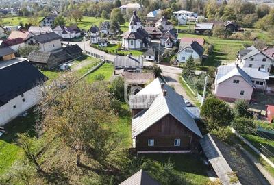 Casa traditional bucovineana la poalele muntilor Bucovinei - 12