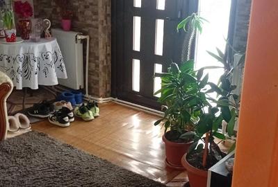 Apartament cu 3 camere decomandat în Central - 1