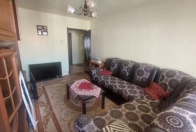 Apartament cu 2 camere decomandat în Craiovița Nouă