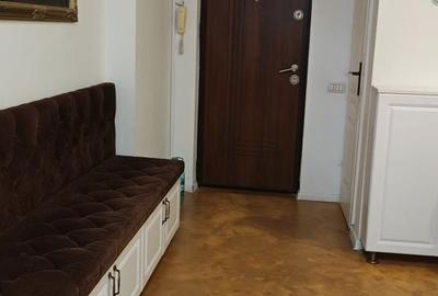 Spațiu comercial, de 70 mp, în Central - 4