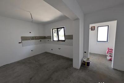 Casă cu 3 camere cu Teren 400 Mp în Central - 8