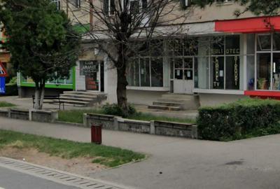 Spațiu comercial, de 90 mp, în Central - 6