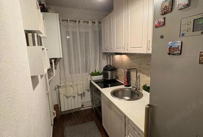 Apartament cu 2 camere semidecomandat în Km 4 - 3