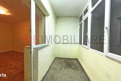 Apartament cu 3 camere decomandat în Vitan