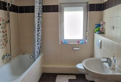Apartament cu 3 camere decomandat în Chitila - 1