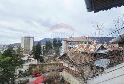 Apartament cu 3 camere decomandat în Central - 29