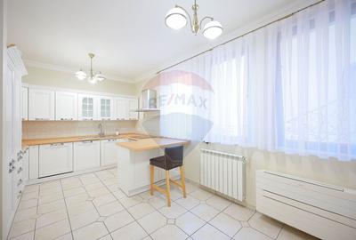 De vanzare casa cu 3 dormitoare in zona Spitalul Judetean - 4