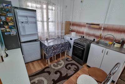 Apartament cu 3 camere decomandat în Central - 1