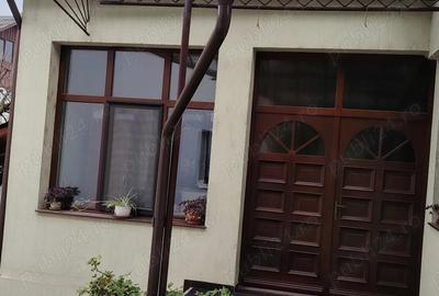 Casă cu 3 camere cu Teren 327 Mp în Central - 2