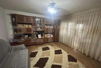 Apartament cu 3 camere decomandat în Micro 5 - 9