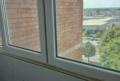 Vind apartament 2 camere Vlaicu Central - 1