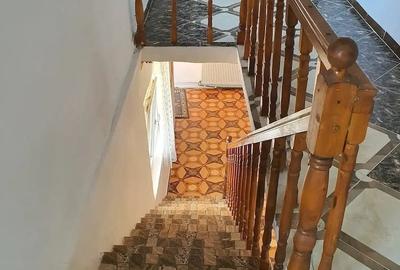 Casă cu 5 camere cu Teren 990 Mp în Sânmihaiu Român - 6