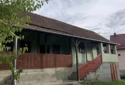 Casă cu Teren 2228 Mp în Sâncraiu - 1