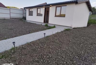 Casă cu 2 camere decomandat cu Teren 606 Mp în Central - 8