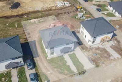 Casă cu 4 camere cu Teren 755 Mp în Jucu - 18