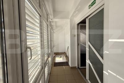 Spațiu comercial, de 307.85000610352 mp, în Central - 13