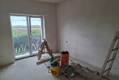 Apartament cu 4 camere decomandat în Turnișor - 4