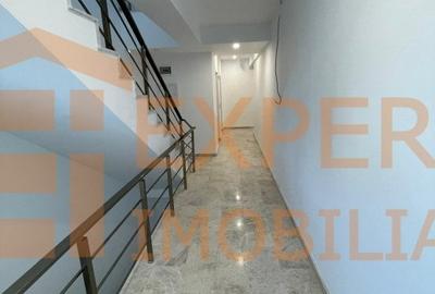 Apartament cu 2 camere decomandat în Tomis Nord - 18