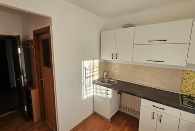 Inchiriez ap.cu o cam.in zona 7Noi. - 1