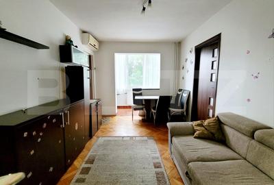 Apartament de vanzare, cu 2 camere, etaj intermediar, zona Piata Doina