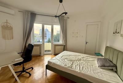 Apartament cu 5 camere decomandat, mobilat în Cișmigiu