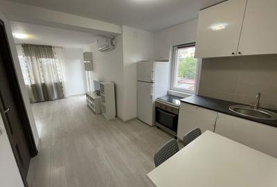 Apartament cu 2 camere semidecomandat în Micro 3 - 6