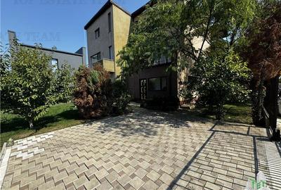 Duplex complet mobilat modern cu terasa si curte generoasa