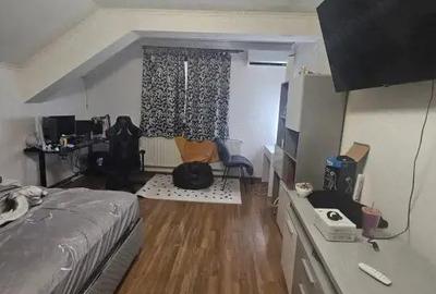 Casă cu Teren 518 Mp în Cârcea - 1