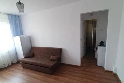 Apartament cu 3 camere semidecomandat în Micro 21 - 3