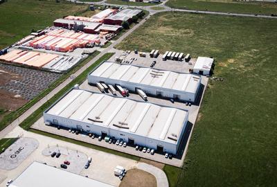 Parc industrial cu platformă betonată lângă A1 - 1