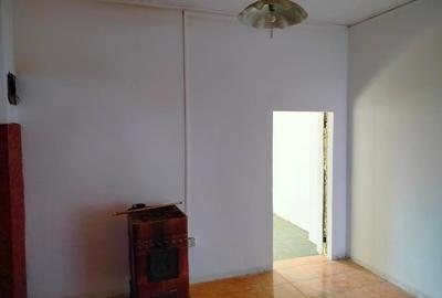 Vand apartament cu dependinte (baie,bucatarie),suprafata utila 32 mp -negociabil - 5